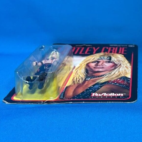 NEW ~ MOTLEY CRUE ~ VINCE NEIL ~ SHOUT AT THE DEVIL ~ COLLECTIBLE ACTION FIGURE - Picture 8 of 10